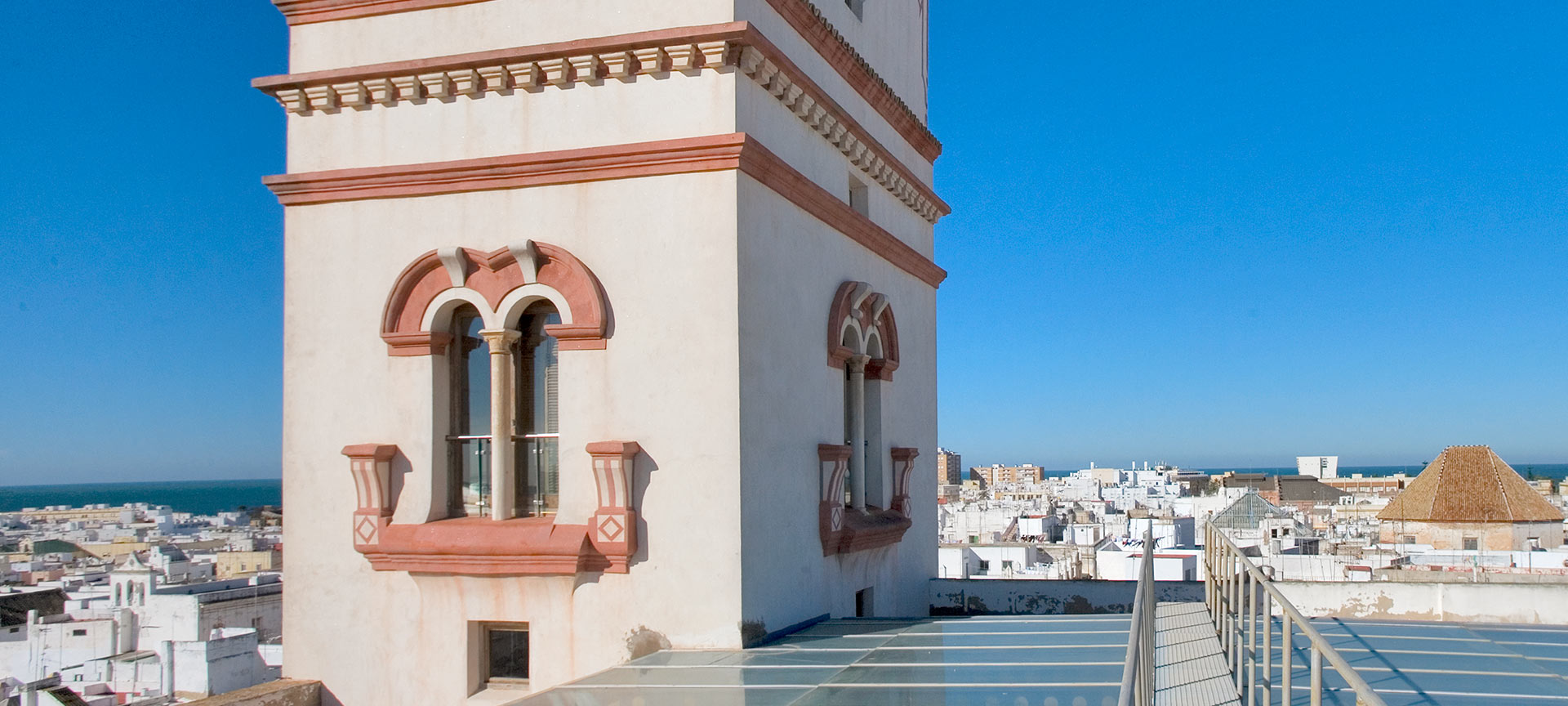 Außenansicht des Tavira-Turms, Cádiz Außenansicht des Tavira-Turms, Cádiz