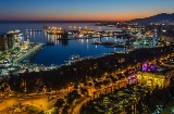 Vista de Málaga à noite