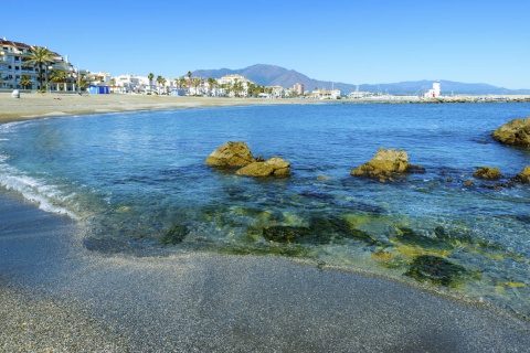 Praia de La Duquesa, em Manilva (Málaga, Andaluzia)