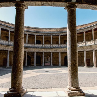 Muzeum Alhambry. Pałac Karola V