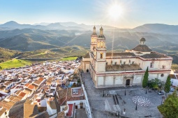 Veduta di Olvera, uno dei paesi bianchi di Cadice
