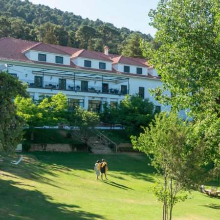 Veduta dell'esterno e dei dintorni del Parador de Cazorla