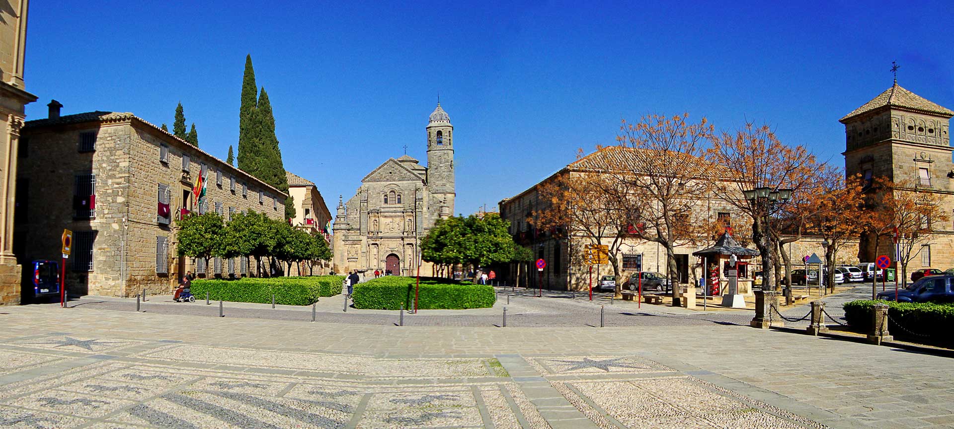 Plaza de Vázquez de Molina Plaza de Vázquez de Molina