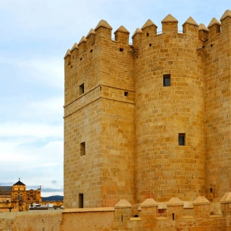 Torre de Calahorra y Puente Romano