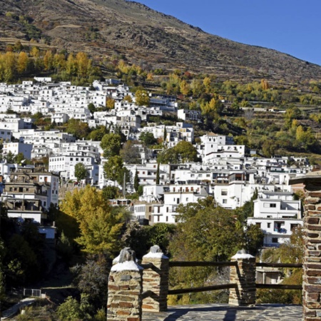Panoramablick auf Trévelez (Granada, Andalusien)