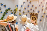 Touristen in der Stadt Cordoba, Andalusien