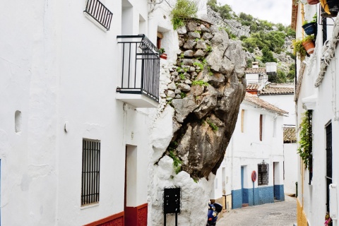 La casa nota come "el peñón de la Becerra", a Ubrique (Cadice, Andalusia)