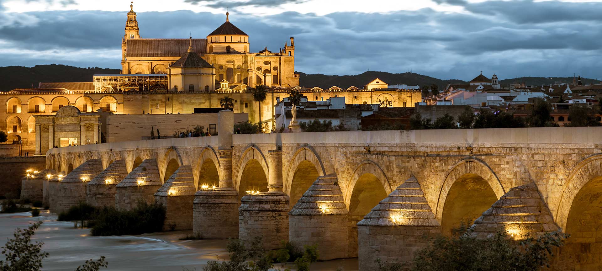 ローマ橋とプエンテ門のCórdoba | spain.info