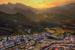 Zahara de la Sierra. Cadice