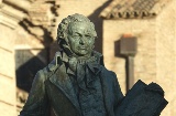 Statue von Francisco de Goya auf der Plaza Nuestra Señora del Pilar in Zaragoza, Aragonien