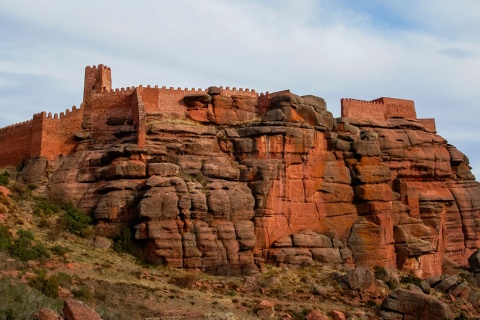 Widok ogólny zamku w Peracense w prowincji Teruel, Aragonia