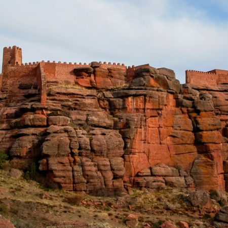Vista general del Castillo de Peracense en Teruel, Aragón