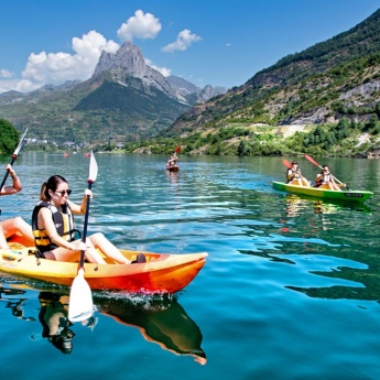 Lac de Lanuza et tourisme sportif à Sallent de Gállego. Huesca