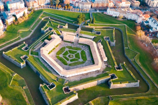 Widok Jaca z lotu ptaka, Huesca