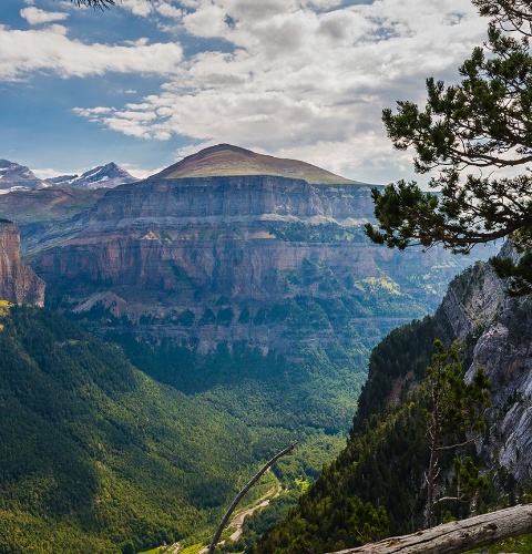 Vista de Ordesa y Monte Perdido en el Parque Nacional del mismo nombre. Huesca