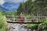 Senderista en Ainsa, Aragón