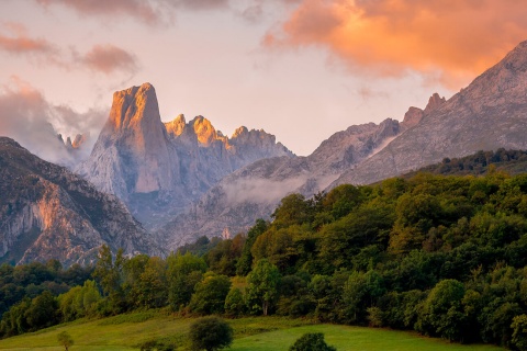 Pico Naranjo en los Picos de Europa, Asturias