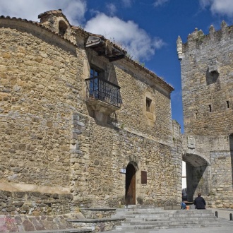 Muzeum Przedromańskie im. San Martín de Salas. Pałac Valdés. Salas. Asturia