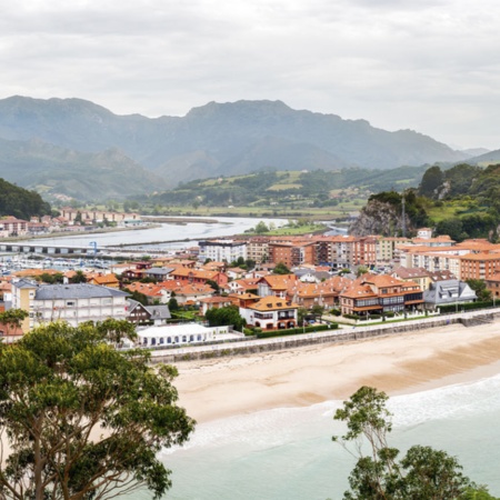 Vista panorâmica de Ribadesella, em Astúrias