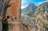 Des randonneurs sur la route du Cares