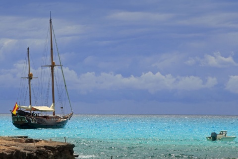 Barcos en la Isla de Formentera. Baleares