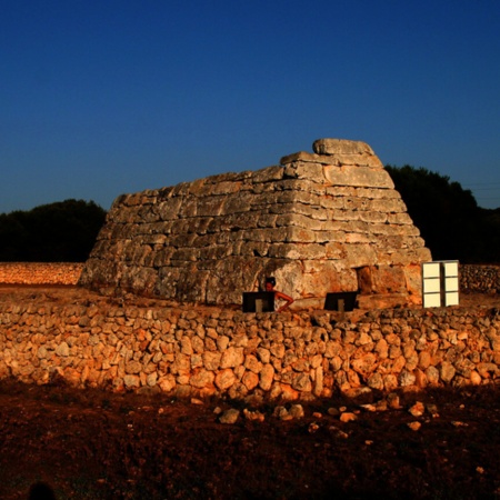Naveta de Es Tudons