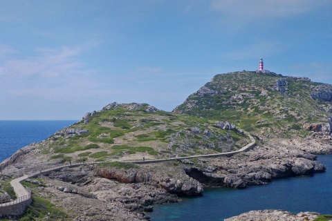 Vue du phare de n'Ensiola dans le parc national de Cabrera