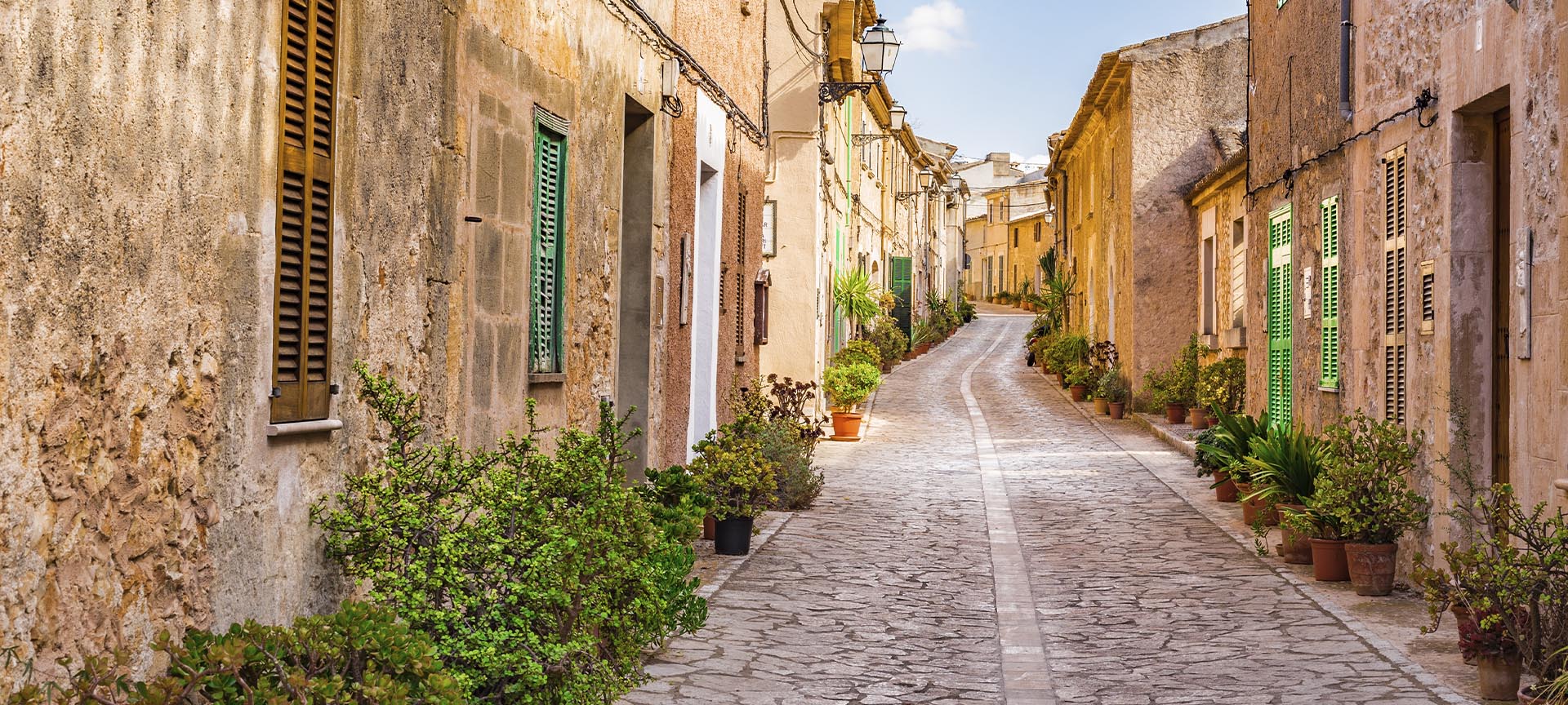 Una calle de Petra, en la isla de Mallorca (Islas Baleares) Una calle de Petra, en la isla de Mallorca (Islas Baleares)