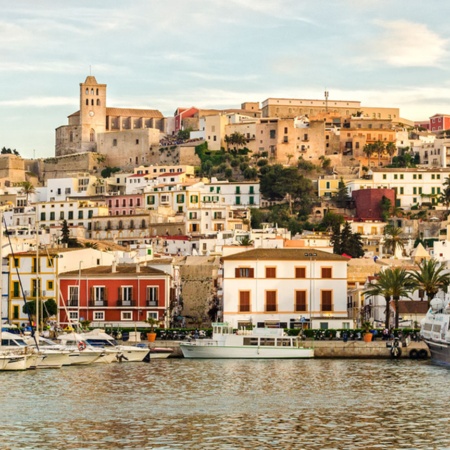 Widok na miasto Eivissa (Baleary)