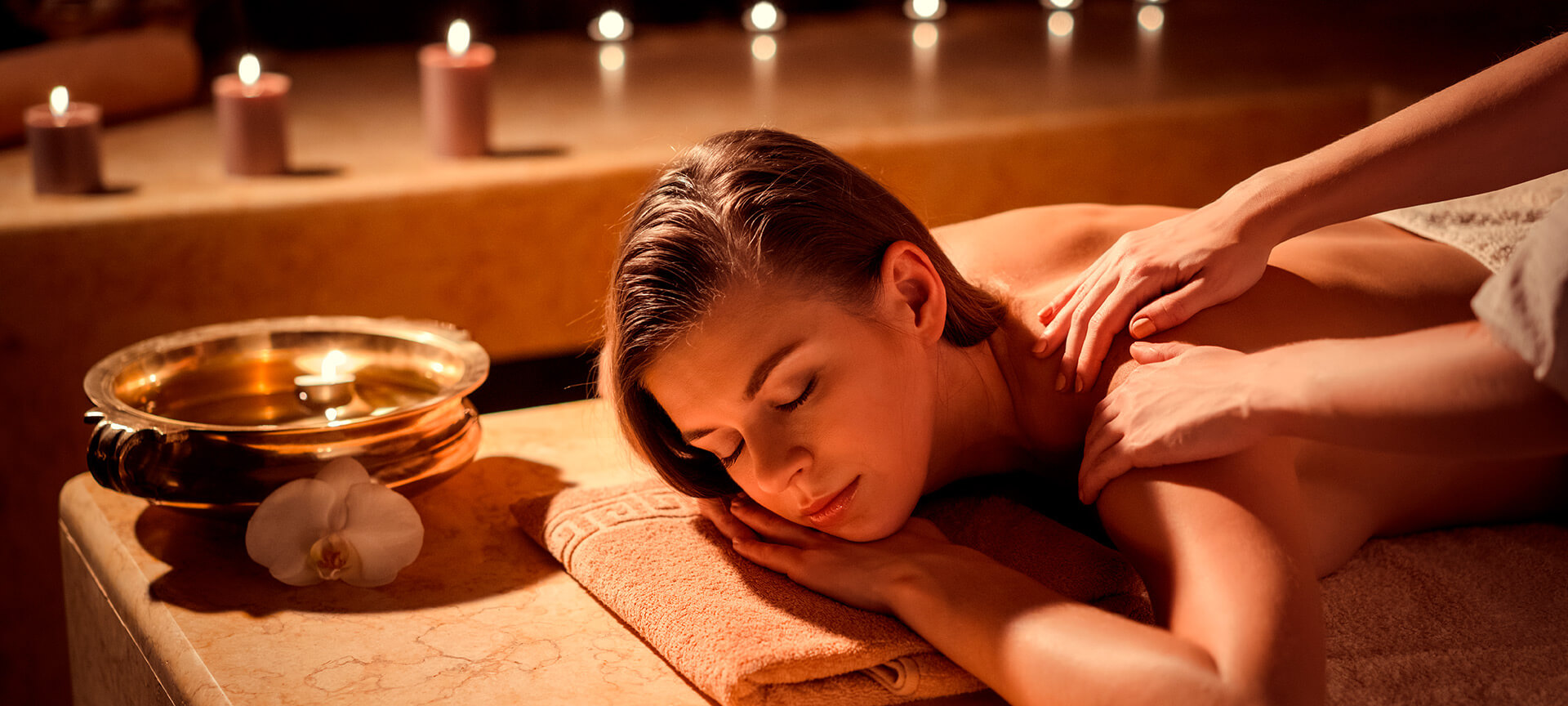 Massagem em um spa Massagem em um spa