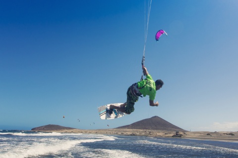 Kitesurfen in El Médano, Teneriffa (Kanarische Inseln)