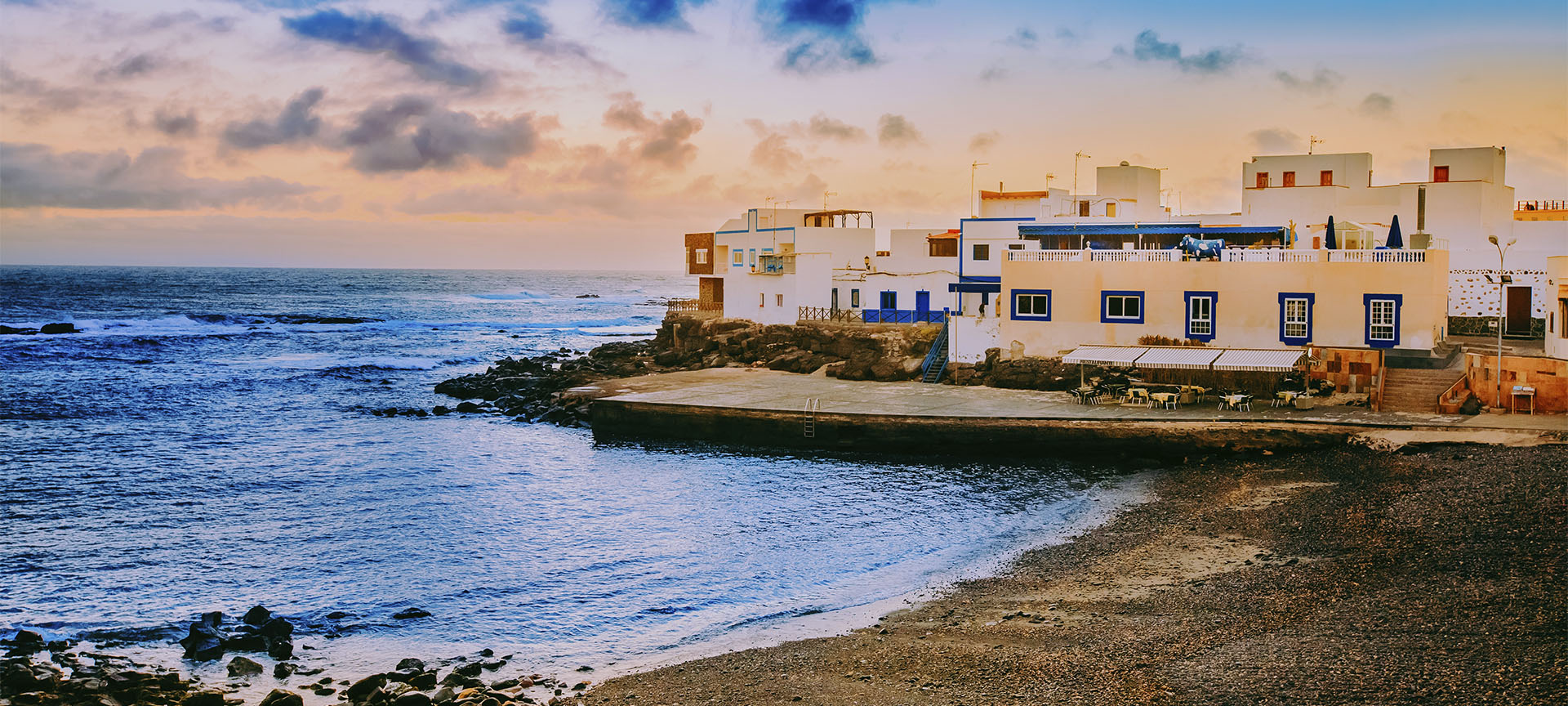 Widok na El Cotillo (Fuerteventura, Wyspy Kanaryjskie) Widok na El Cotillo (Fuerteventura, Wyspy Kanaryjskie)