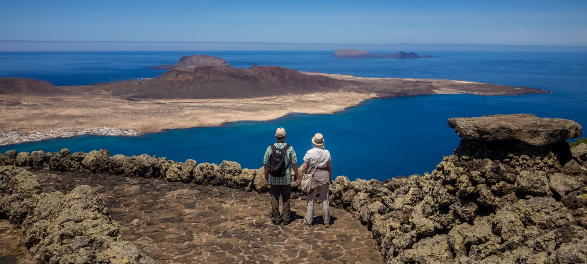 Vista da ilha de La Graciosa a partir de Lanzarote, Ilhas Canárias Vista da ilha de La Graciosa a partir de Lanzarote, Ilhas Canárias