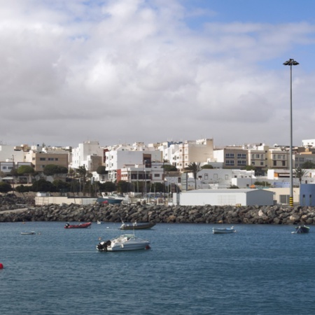 Imagem panorâmica de Puerto del Rosario, na ilha de Fuerteventura (Ilhas Canárias)