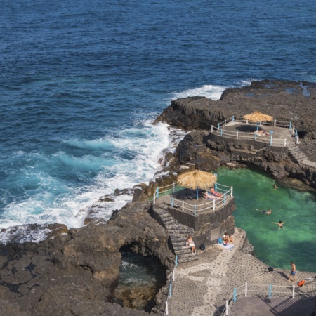 As piscinas naturais do Charco Azul de San Andrés y Sauces, na ilha de La Palma (Ilhas Canárias)