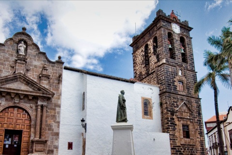 Igreja do Salvador em Santa Cruz de la Palma, na ilha de La Palma (Ilhas Canárias)