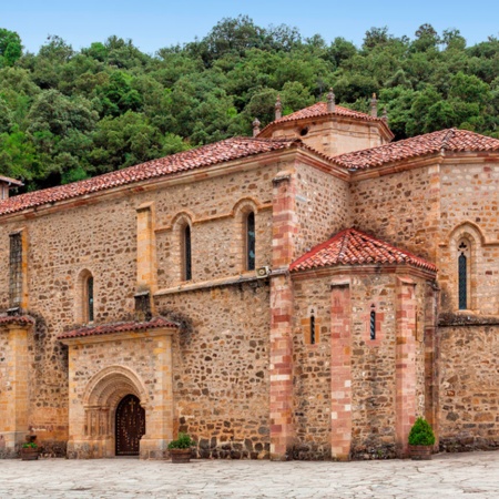 Klasztor w Santo Toribio de Liébana. Kantabria