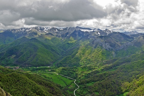 Panorama z punktu widokowego Mirador del Cable. Fuente Dé. Kantabria