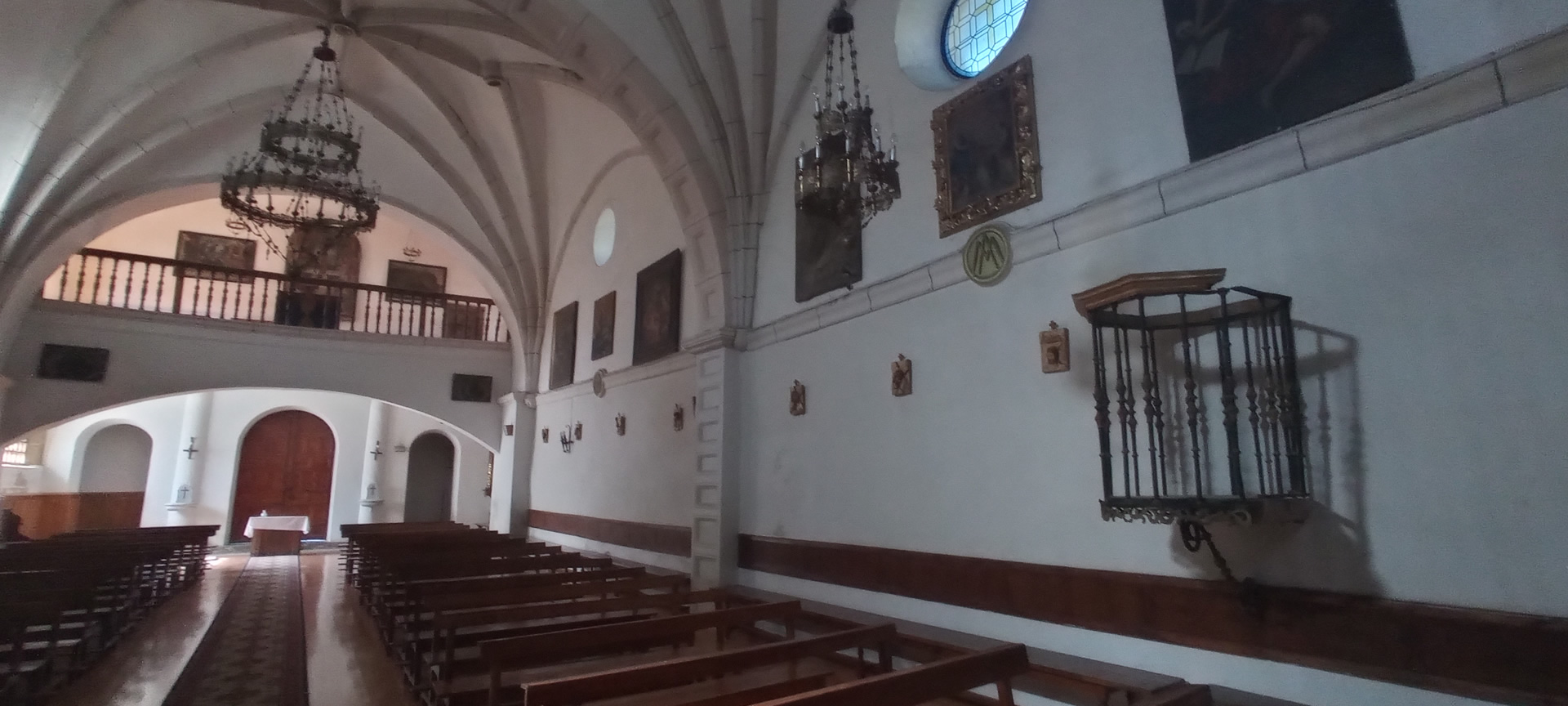 Intérieur de l'ermitage Nuestra Señora de Belén à Belorado Intérieur de l'ermitage Nuestra Señora de Belén à Belorado