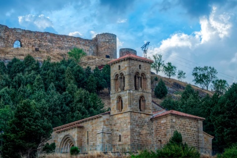 Kaplica Santa Cecilia i zamek w Aguilar de Campoo (Palencia, Kastylia i León)