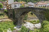 Pont médiéval Aquelcabos à Arenas de San Pedro (province d’Ávila, Castille-León)