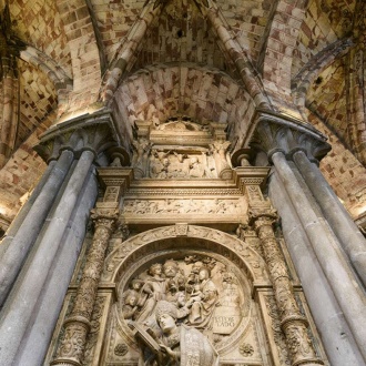 Деталь здания собора в Авиле