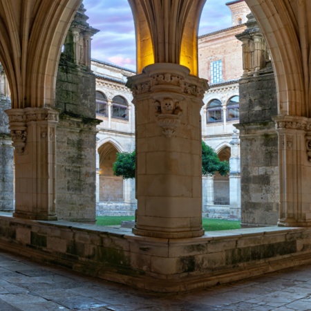 Claustro del Monasterio de San Zoilo, Carrión de los Condes, Palencia, Castilla y León