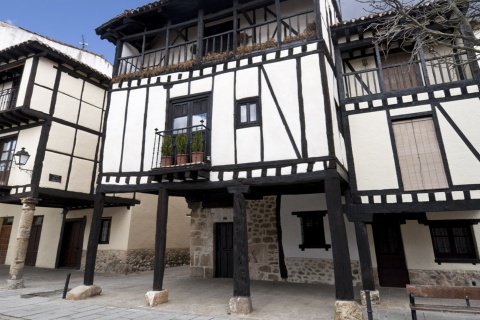 Traditionelle Häuser in Covarrubias (Burgos, Kastilien-León)