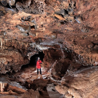 Interno della grotta di Fuentemolinos di Puras de Villafranca, a Belorado