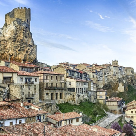 Vue panoramique de Frías, dans la province de Burgos (Castille-León)