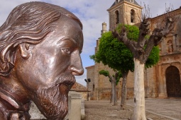 Monumento a José Zorrilla, di fronte alla Collegiata di San Pedro a Lerma (Burgos, Castiglia e León)