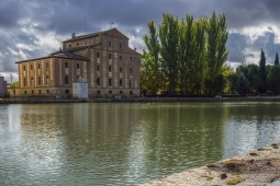 "Il Canale di Castiglia, all’altezza della località di Medina de Rioseco (Valladolid, Castiglia e León) "