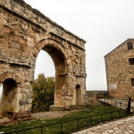 Arco do triunfo de Medinaceli, em Sória (Castilla y León)
