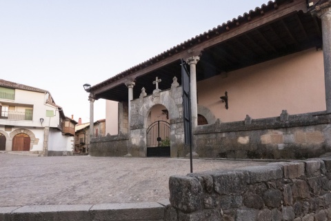 Église Santiago et San Ginés de Arlés à Miranda del Castañar (province de Salamanque, Castille-León)